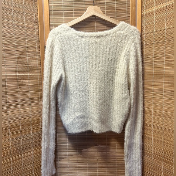 ASTR the Label Cropped Fuzzy Cardigan - Picture 2 of 3